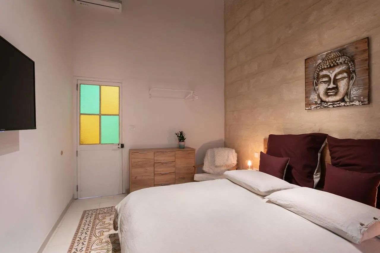 Authentic Maltese 2-Bedroom House With Terrace Zejtun 0*,