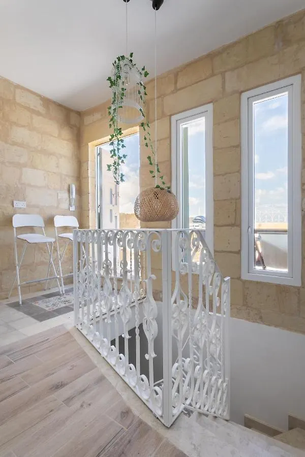 Authentic Maltese 2-Bedroom House With Terrace Zejtun Holiday home