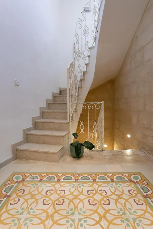 Authentic Maltese 2-Bedroom House With Terrace Zejtun